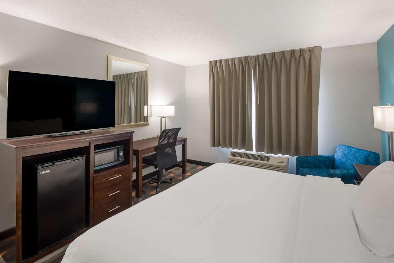 Hotel Clarion Pointe Indianapolis Northeast Castelton Exterior foto