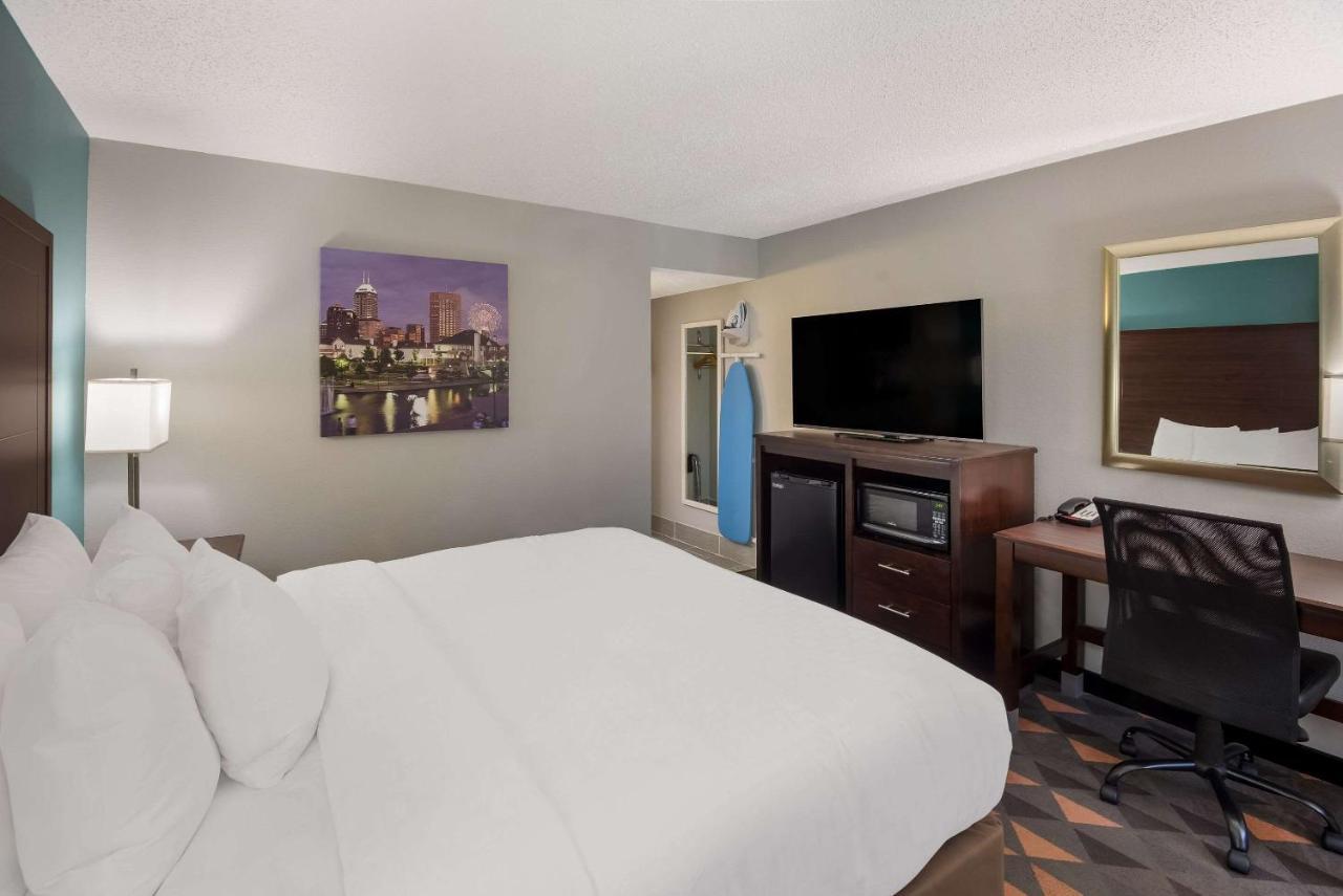 Hotel Clarion Pointe Indianapolis Northeast Castelton Exterior foto