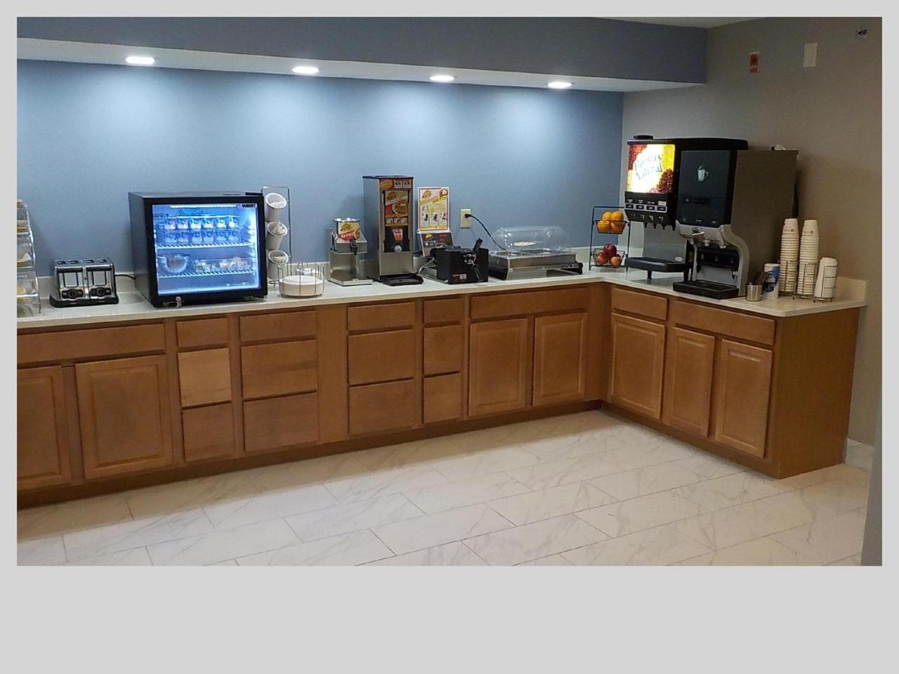 Hotel Clarion Pointe Indianapolis Northeast Castelton Exterior foto